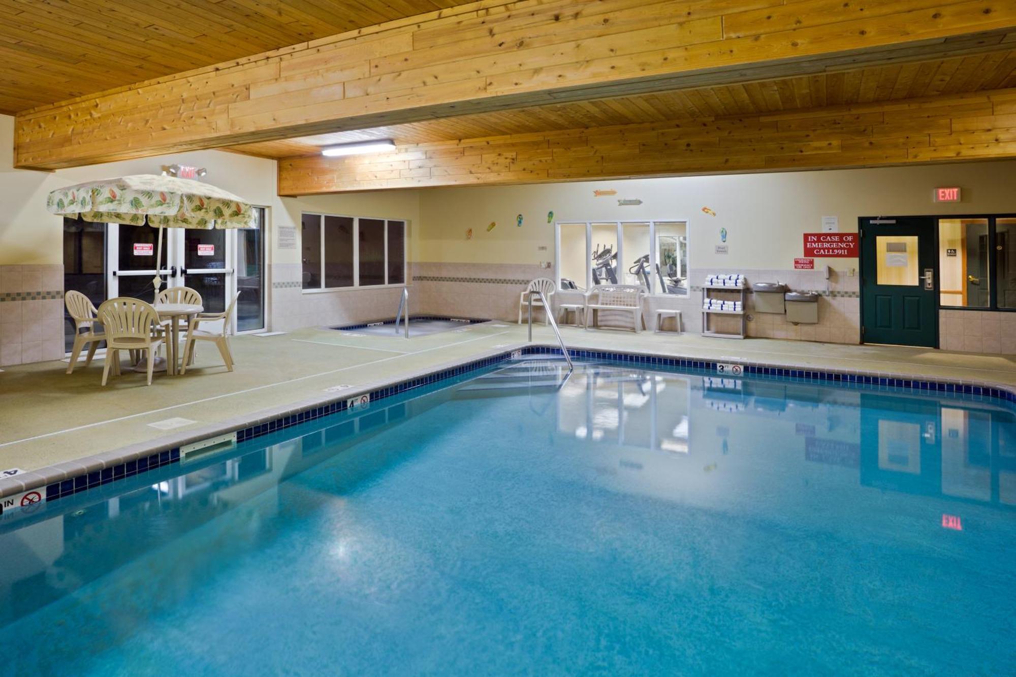 Americinn By Wyndham アイアンマウンテン エクステリア 写真